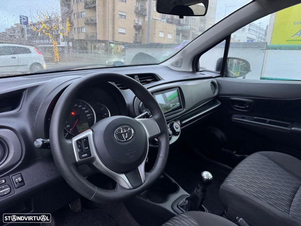 Toyota Yaris 1.0 VVT-i AC - 9