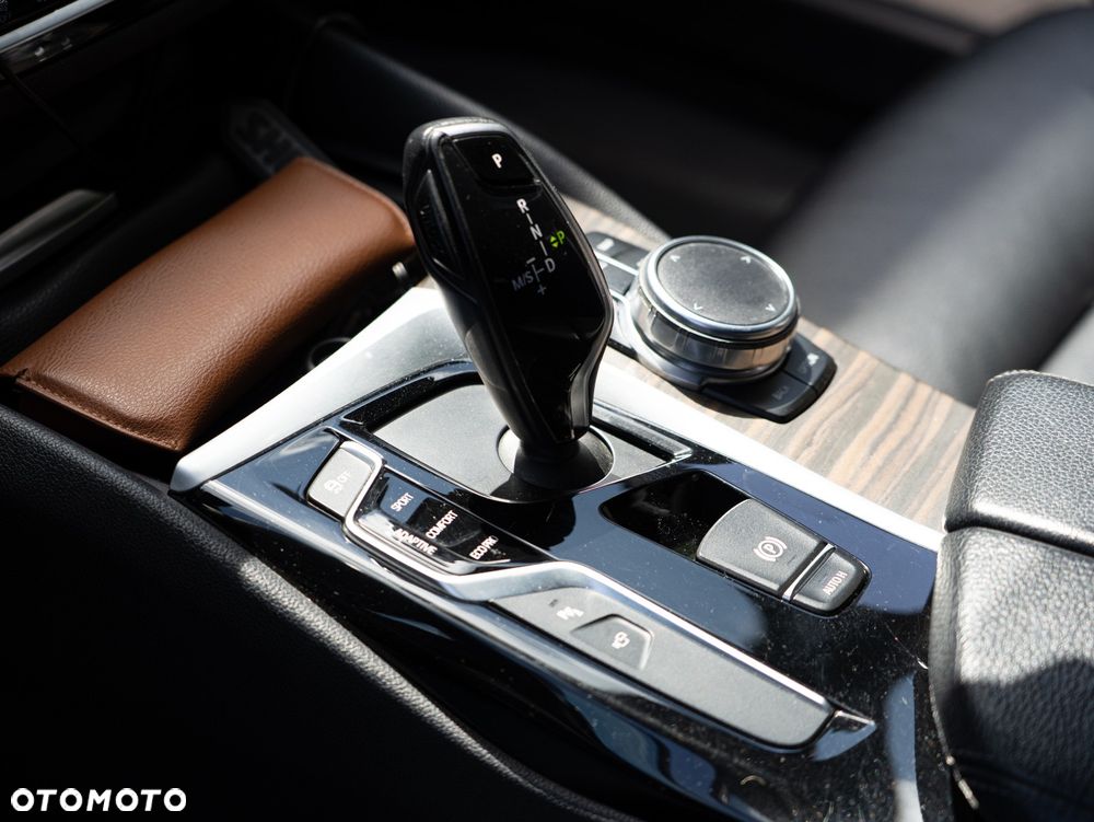 BMW Seria 5 530d xDrive Sport Line - 31