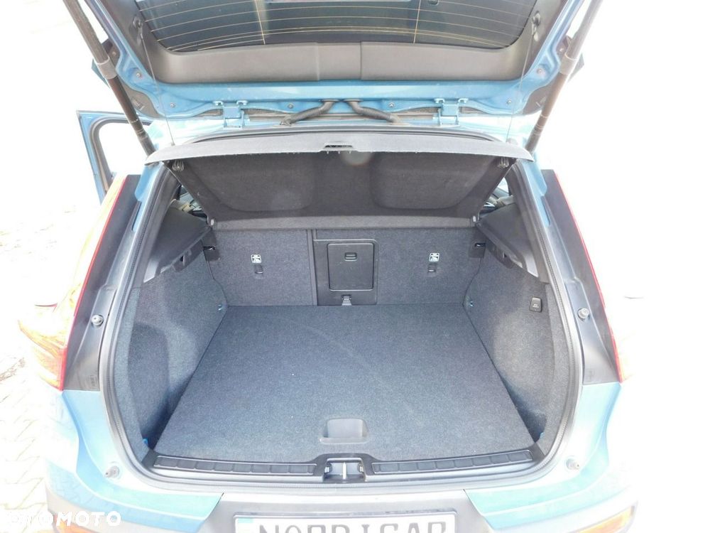 Volvo XC 40 - 25