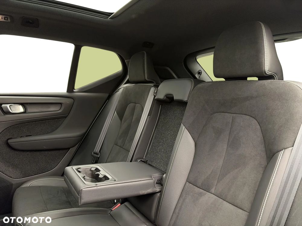 Volvo XC 40 T3 R-Design - 15