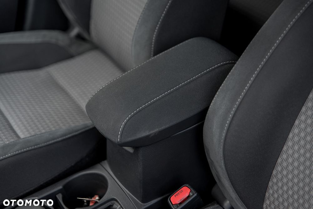 Toyota Auris 1.2 Turbo Design Edition - 17