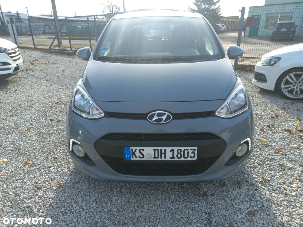 Hyundai i10 1.0 Fifa World Cup Edition - 10