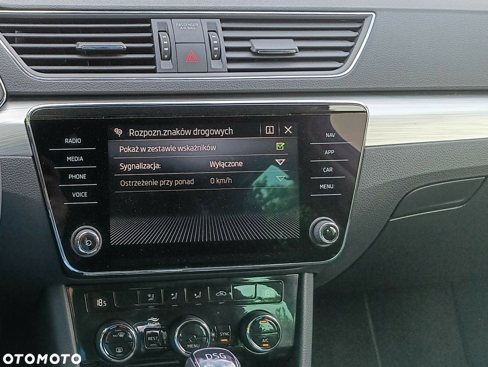 Skoda Superb 2.0 TDI SCR Ambition DSG - 35