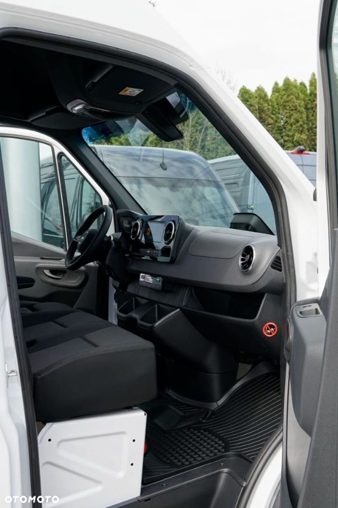 Mercedes-Benz Sprinter - 19