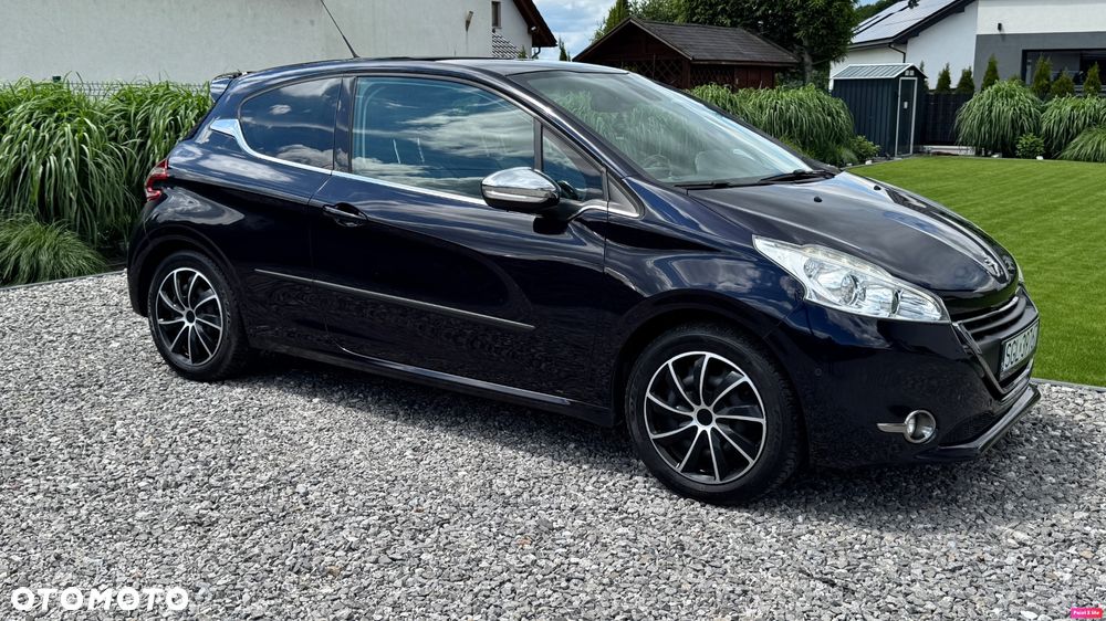 Peugeot 208 - 13