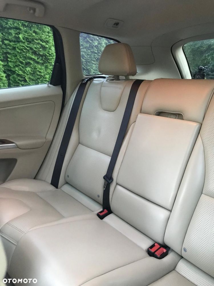 Volvo XC 60 D5 AWD Summum - 17