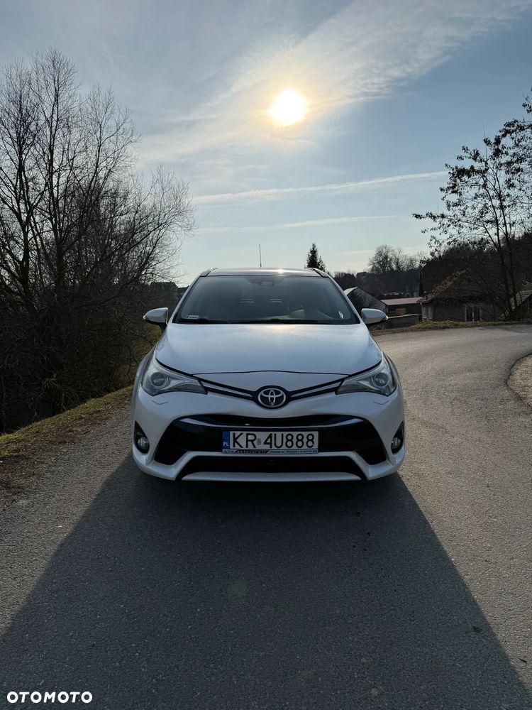 Toyota Avensis 2.0 D-4D Premium - 17