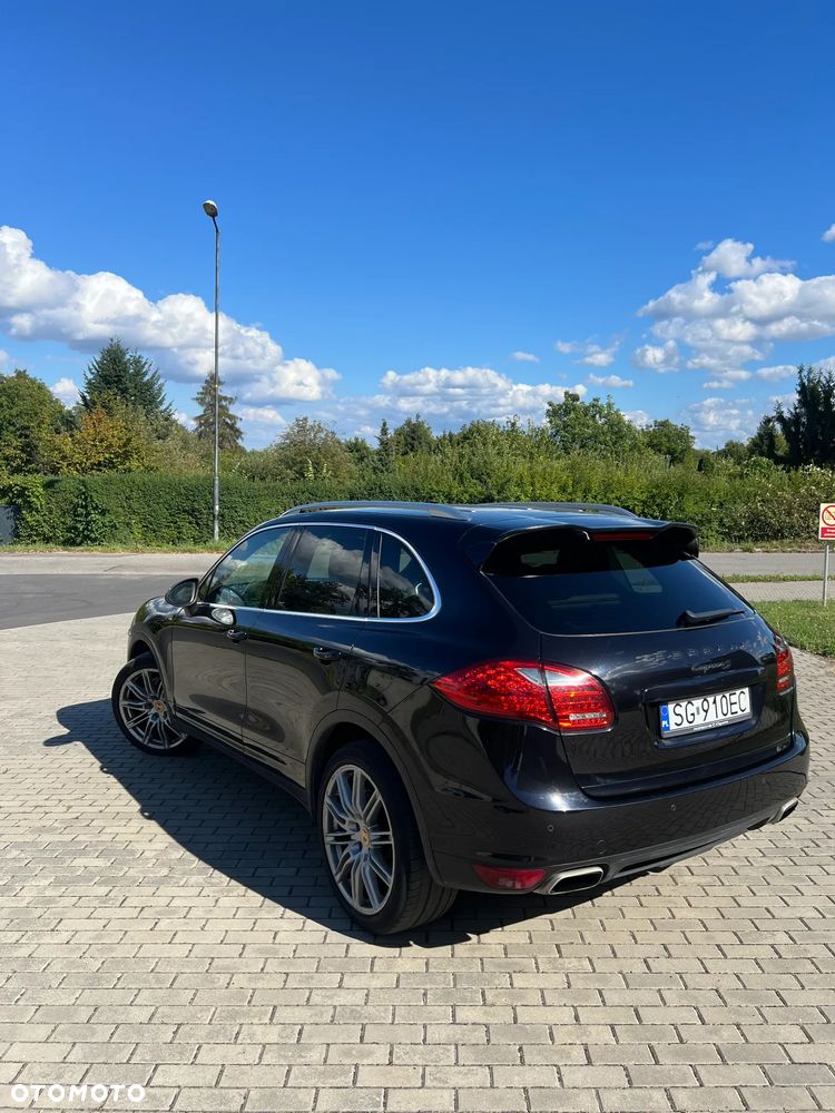 Porsche Cayenne - 2