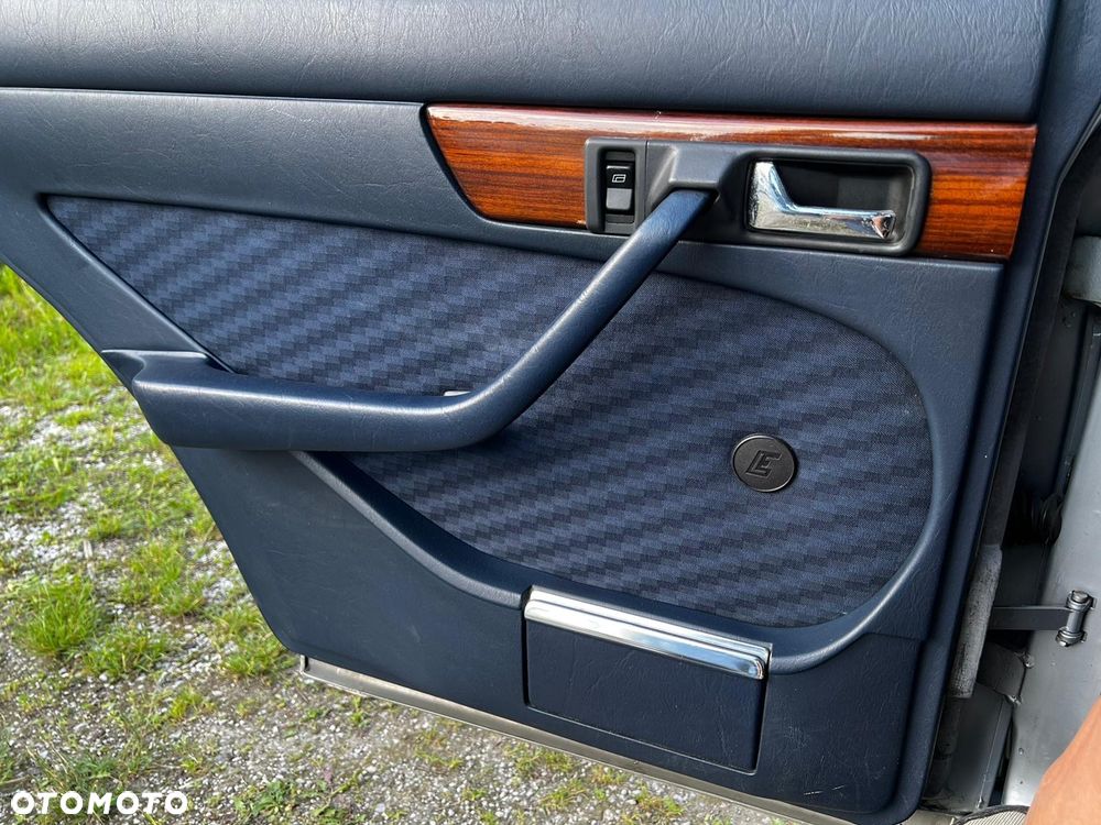 Mercedes-Benz 280 380 SE - 11