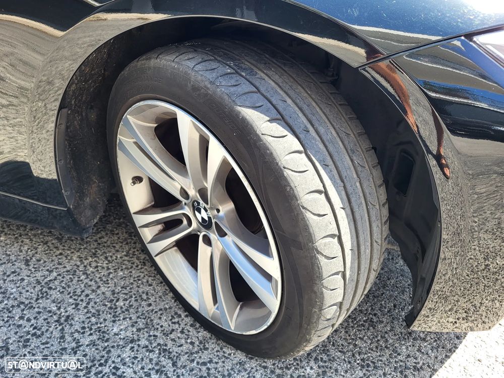 BMW 320 d Pack M - 18