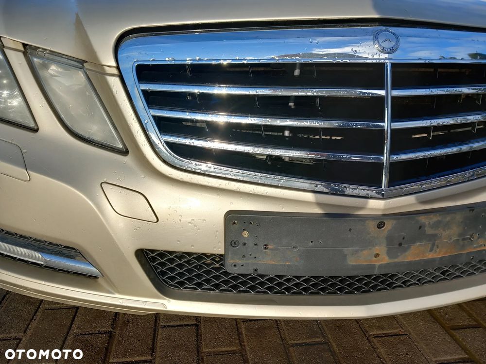 MERCEDES E-KLASA W212 ZDERZAK PRZEDNI PRZÓD SPRYSKI KOLOR: 794 - 5