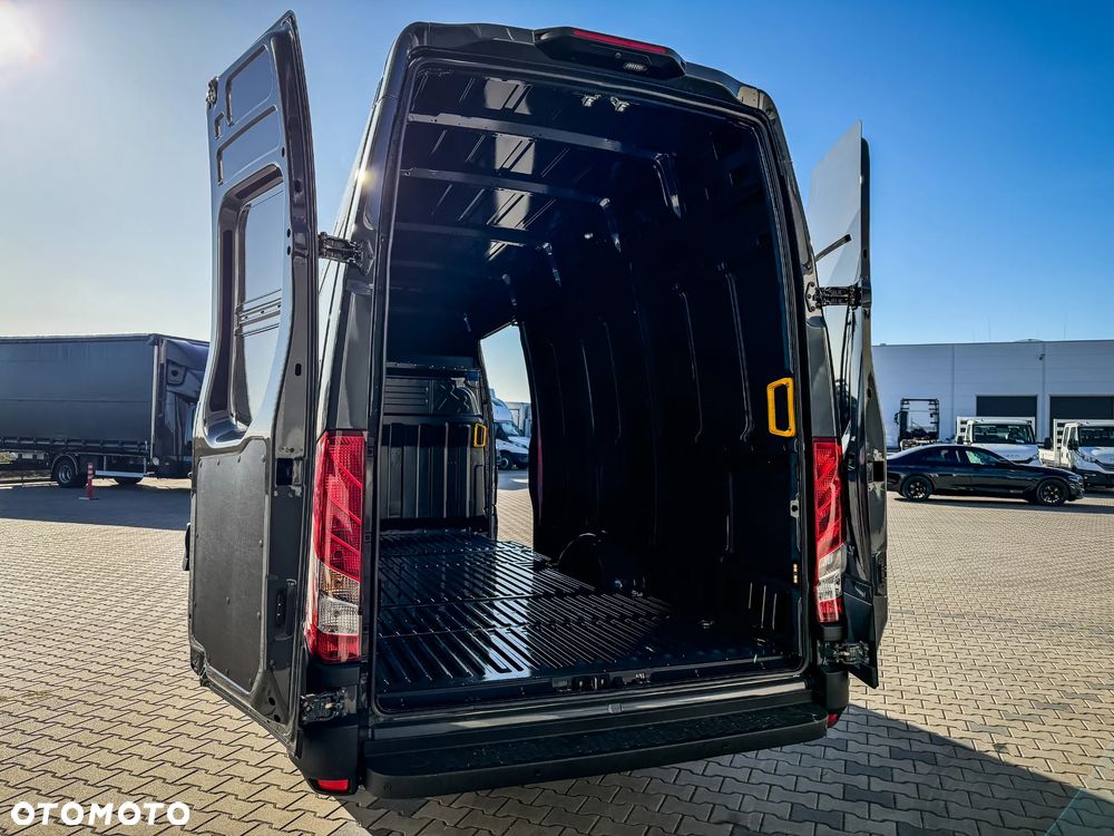 Iveco Daily 35S18HV L4H3 Furgon od ręki - 9