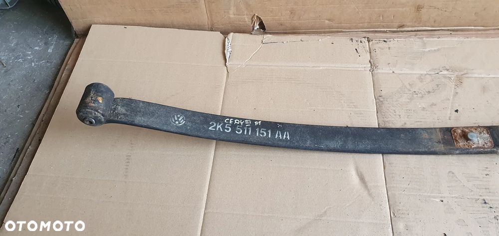 Resor pióro zawieszenia prawy tył VW Caddy III Lift 2K5511151AA - 2