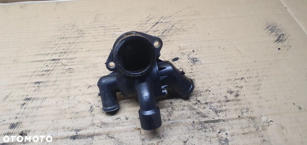 Obudowa termostatu króciec Seat Leon 1.6 TDI 03L121111R - 3