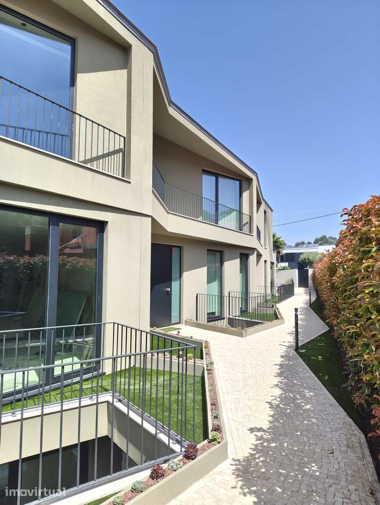 Moradia T4 com piscina e jardim em Canidelo - Grande imagem: 4/60
