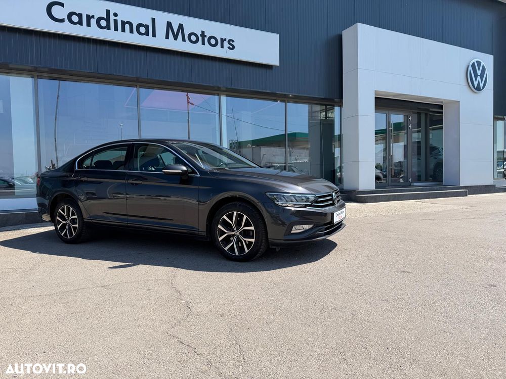 Volkswagen Passat - 2
