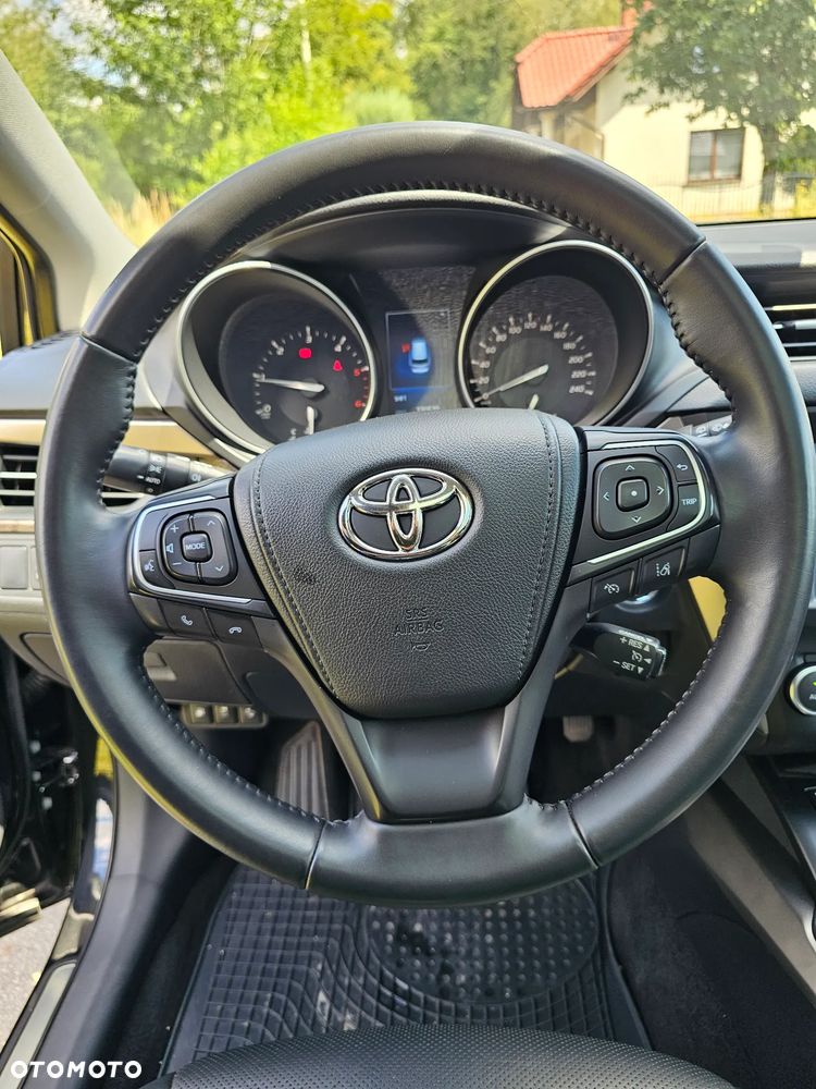 Toyota Avensis 2.0 D-4D Premium - 20