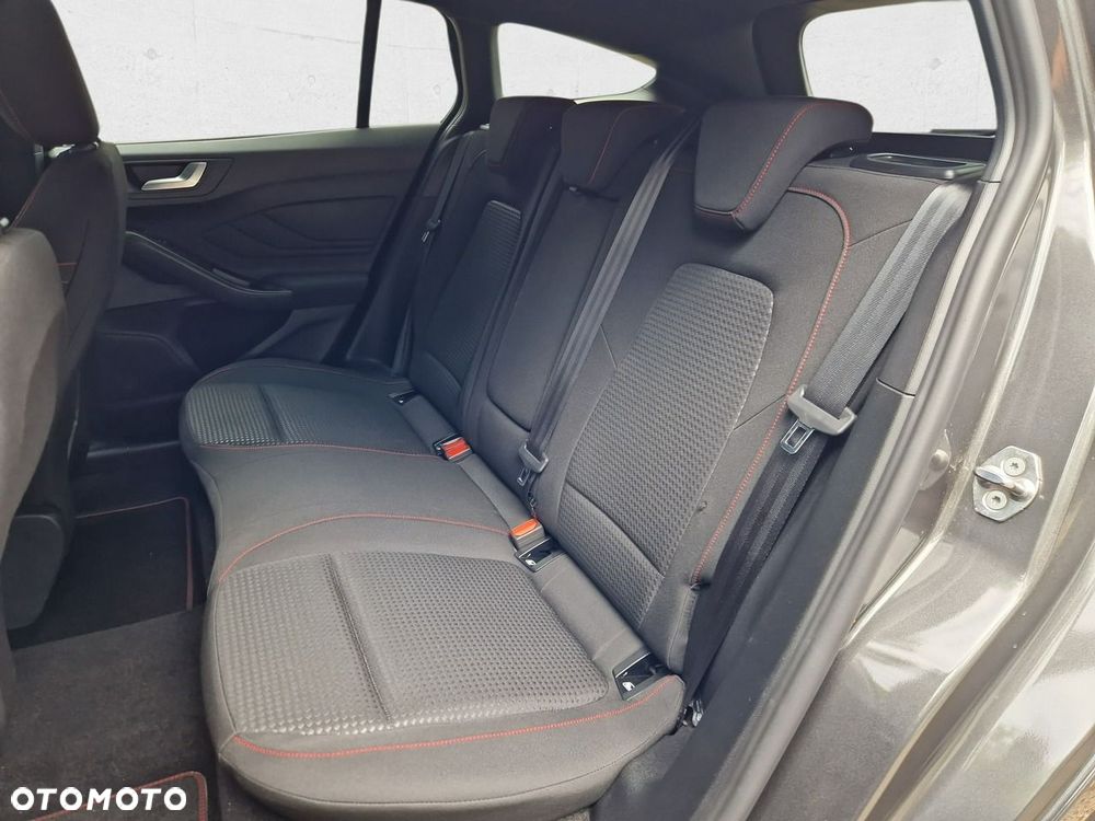 Ford Focus - 23