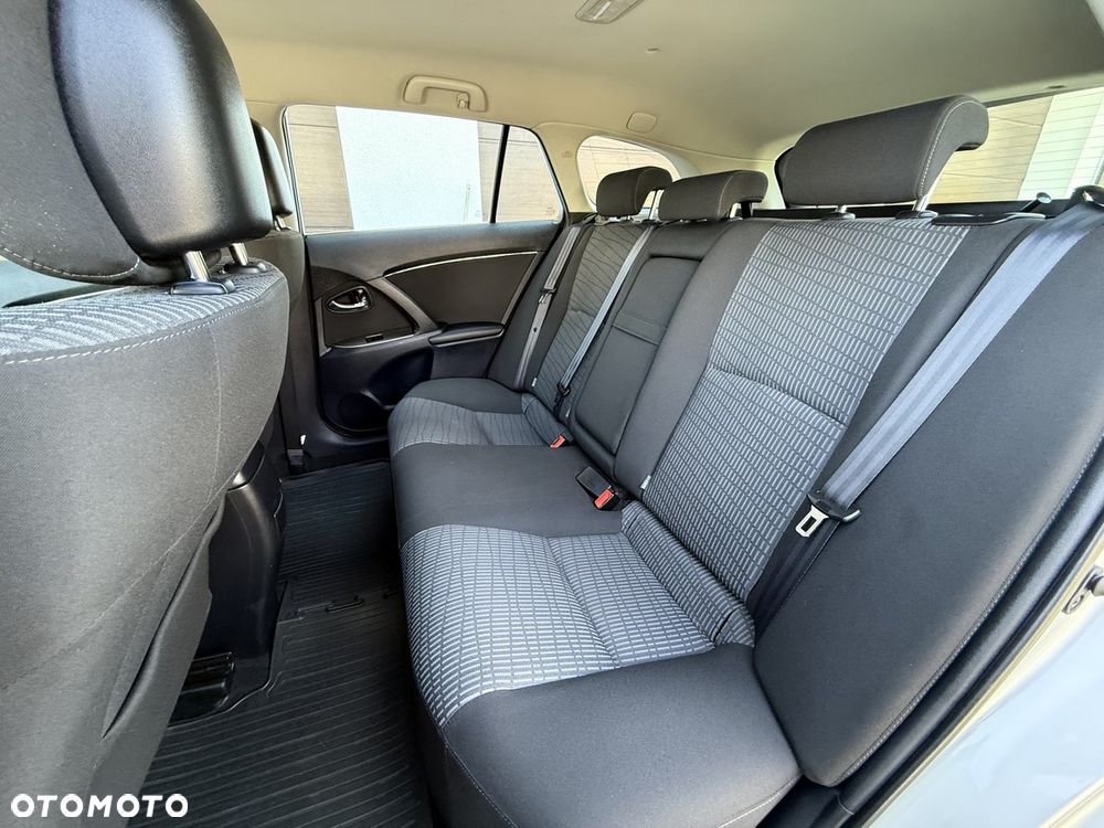 Toyota Avensis - 20