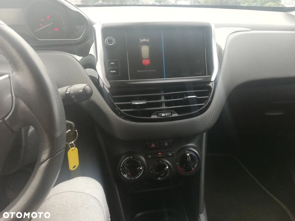 Peugeot 208 82 PureTech Style - 8