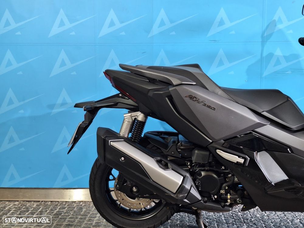 Honda ADV - 4