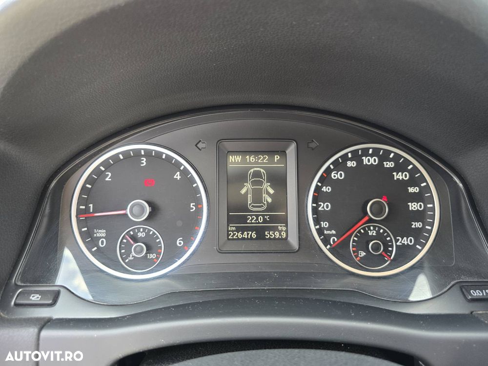 Volkswagen Tiguan 2.0 TDI DPF 4Motion BlueMotion Technology DSG Track & Field - 8