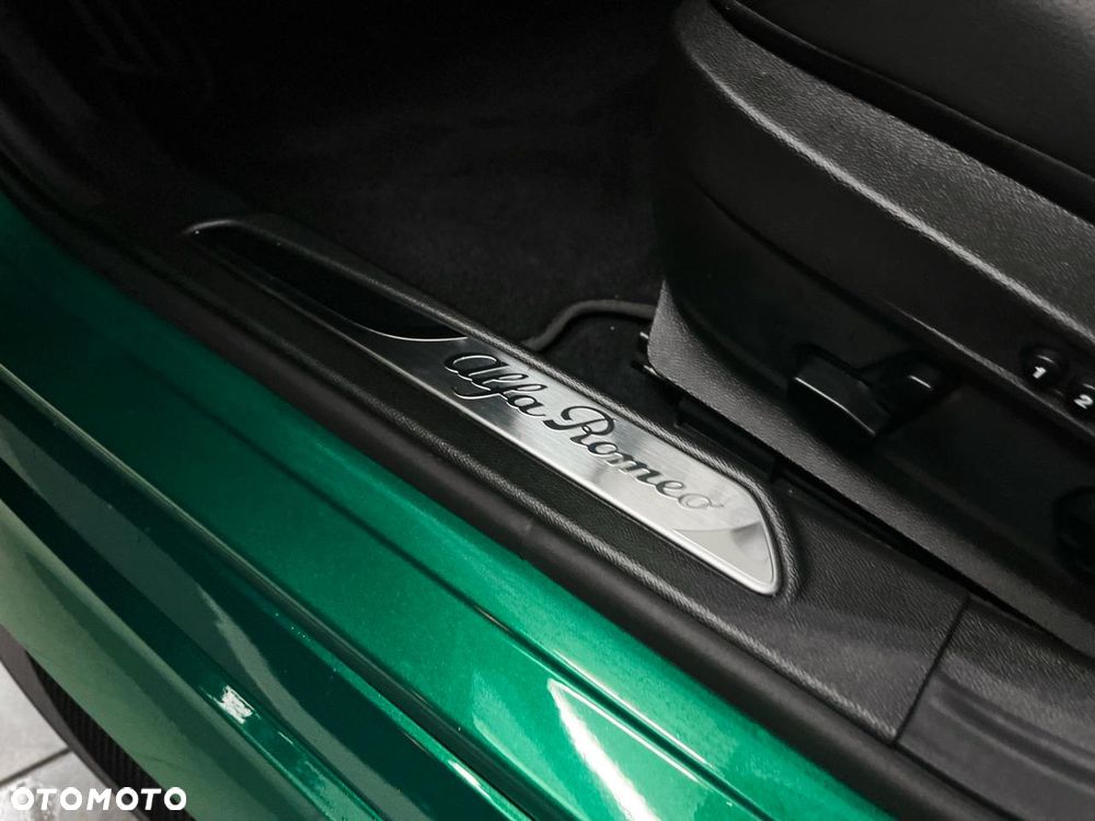 Alfa Romeo Giulia - 9