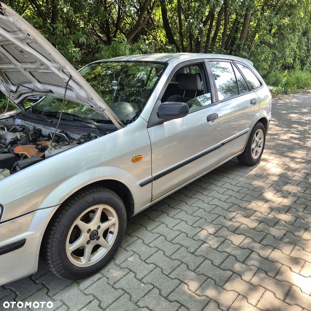 Mazda 323F - 3