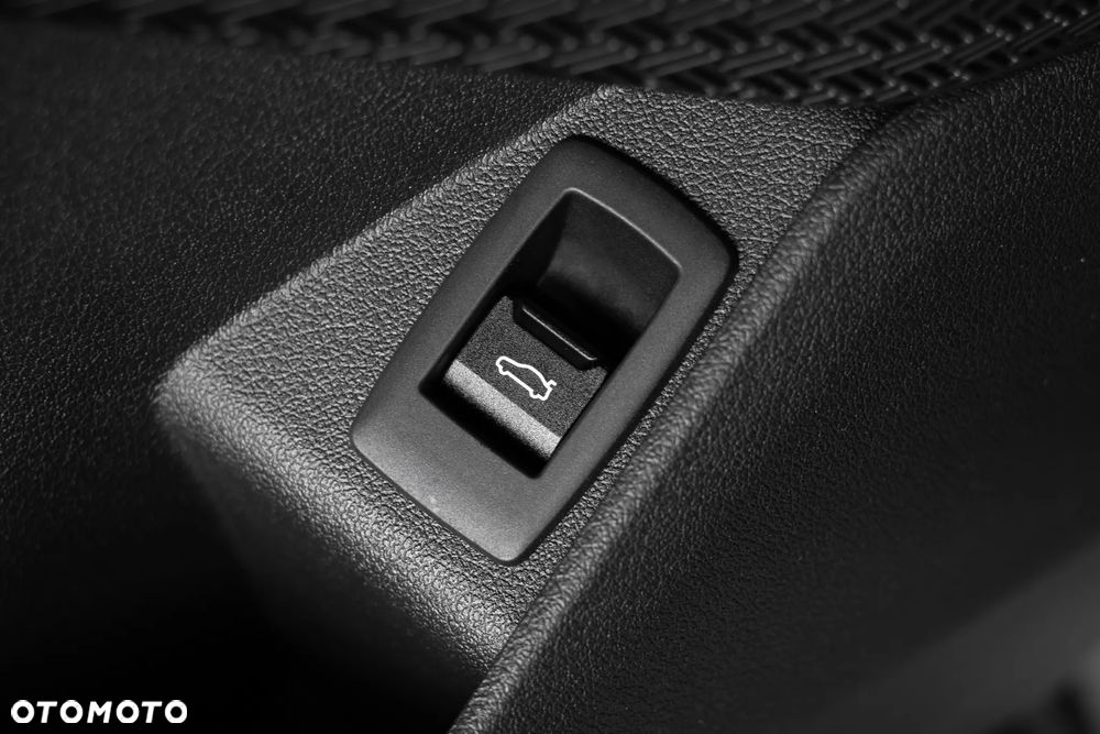 BMW X1 sDrive18i - 39