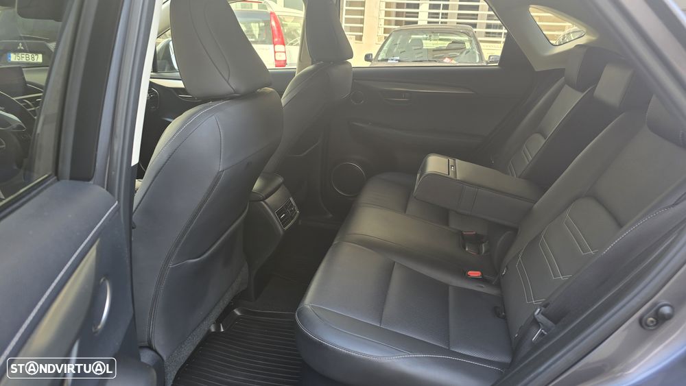 Lexus NX 300h Executive+ - 19