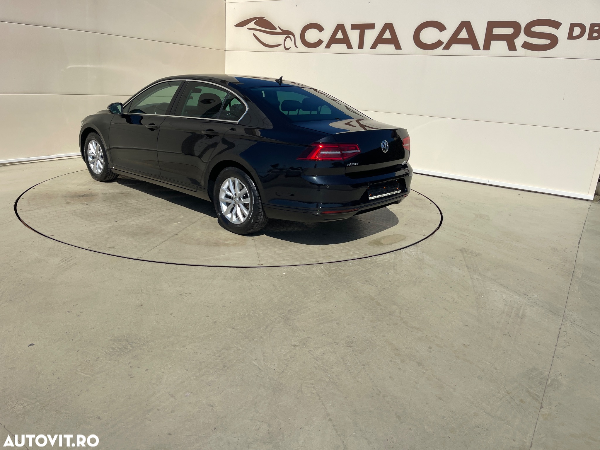 Volkswagen Passat - 10