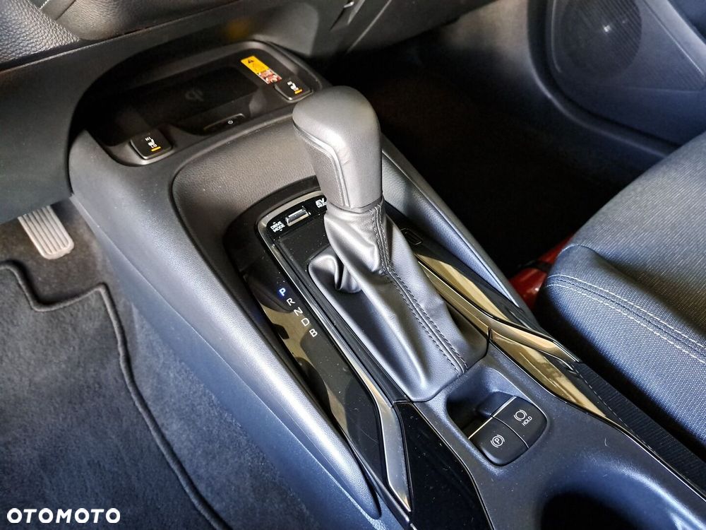 Toyota Corolla 1.8 Hybrid Comfort - 29