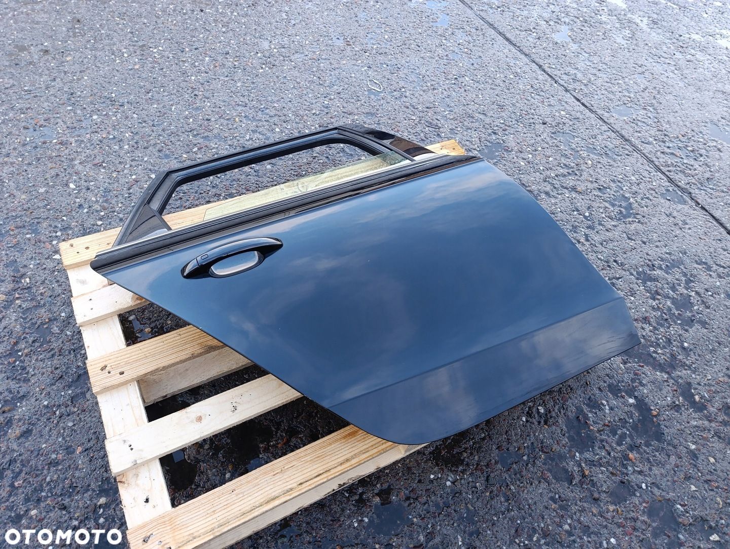 AUDI A4 B8 LIFT KOMBI TYLNE PRAWE DRZW LY9T - 1