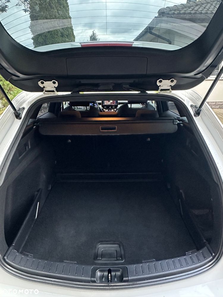 Toyota Corolla 1.8 Hybrid Executive - 29