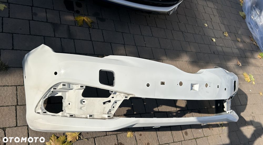 AURIS II LIFT ZDERZAK PRZOD 040 BIALY ORG.