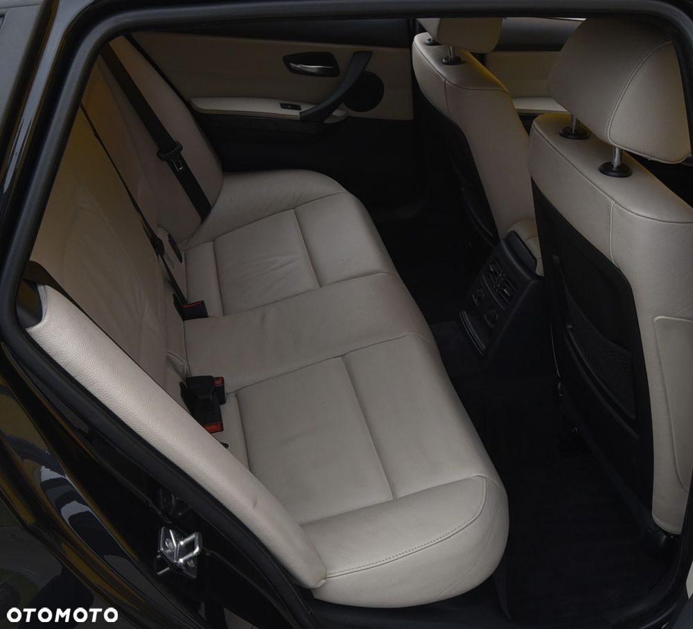 BMW Seria 3 325xi - 20