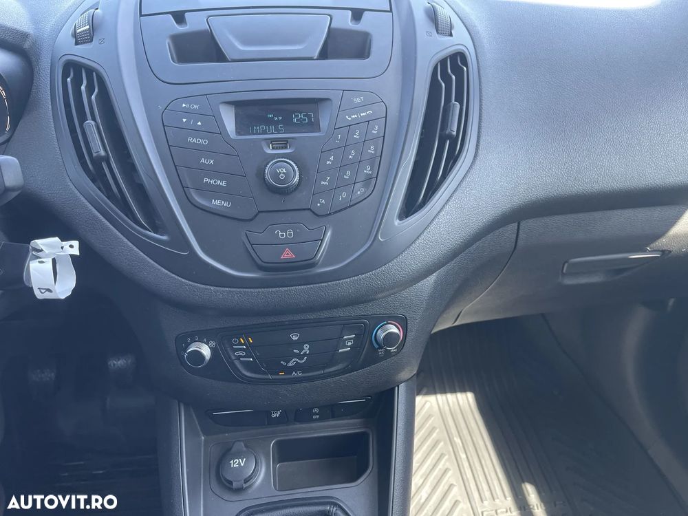 Ford Courier - 18