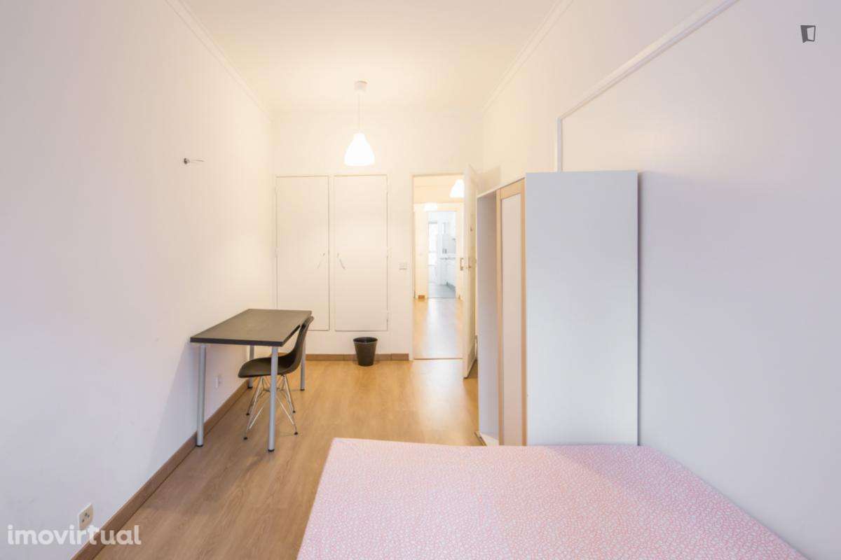Quarto - localizado em Benfica Lisbon - Grande imagem: 3/9