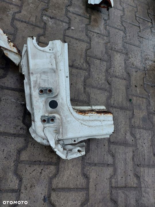 Ćwiartka kabiny próg lewy Maxity Cabstar części - 1