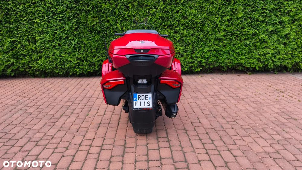 Can-Am Spyder - 6