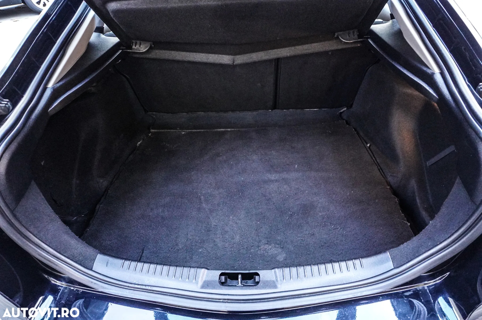 Ford Mondeo 1.8 TDCi Ambiente - 28