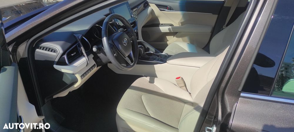 Toyota Camry 2.5 Exclusive - 7