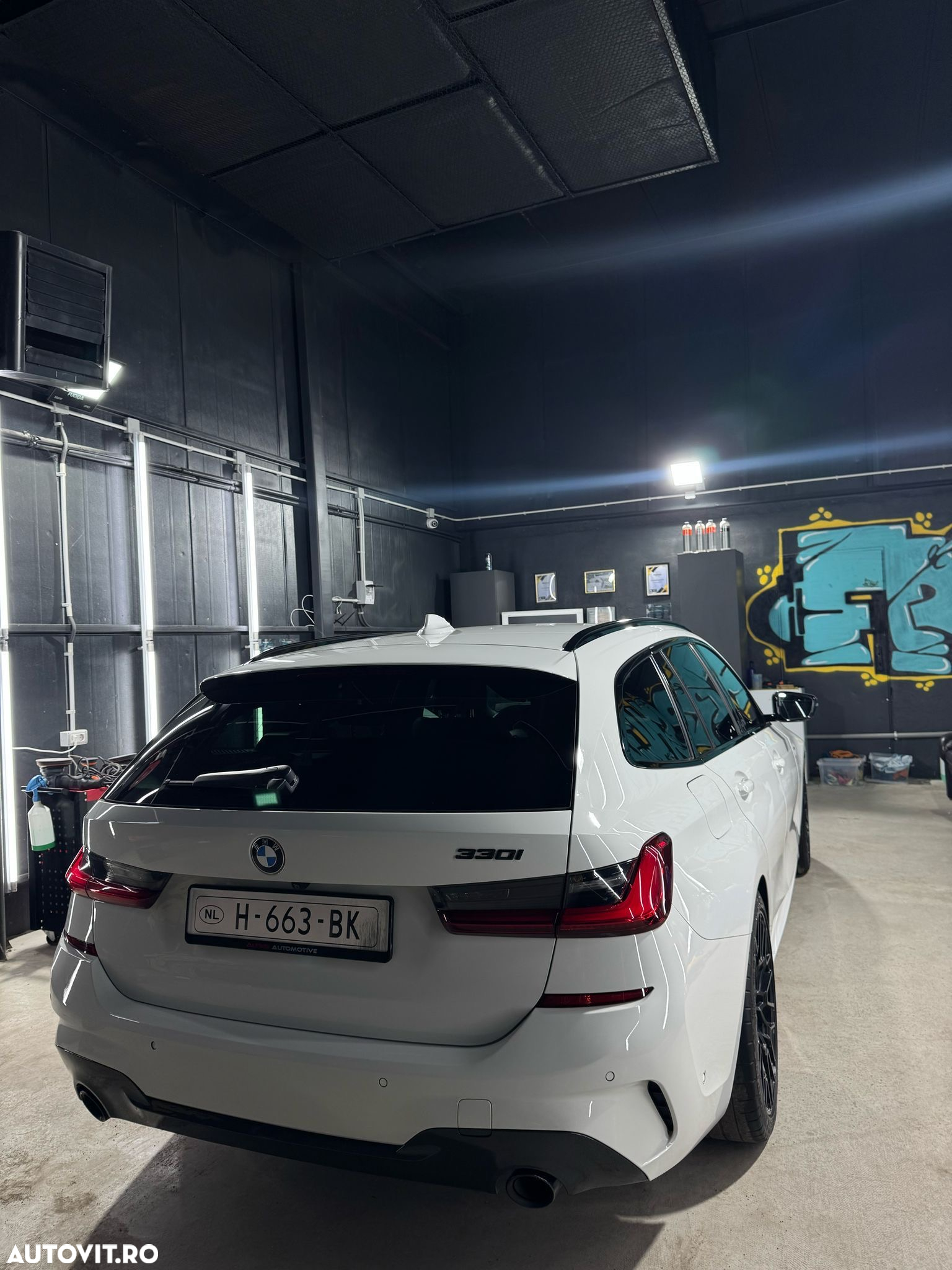 BMW Seria 3 330i AT - 13