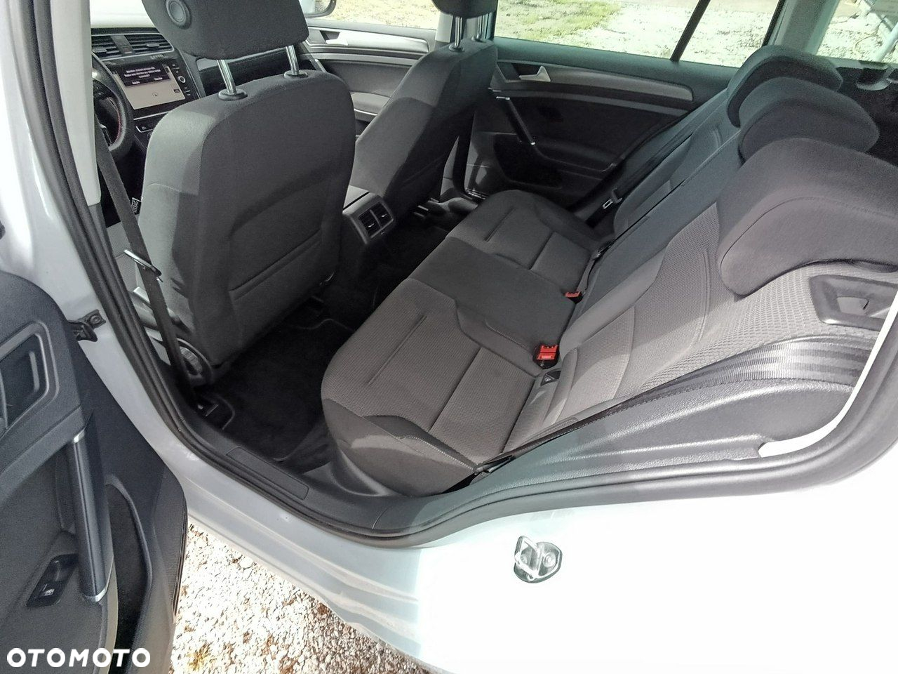 Volkswagen Golf - 25