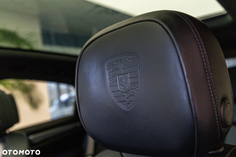 Porsche Cayenne Platinum Edition - 14