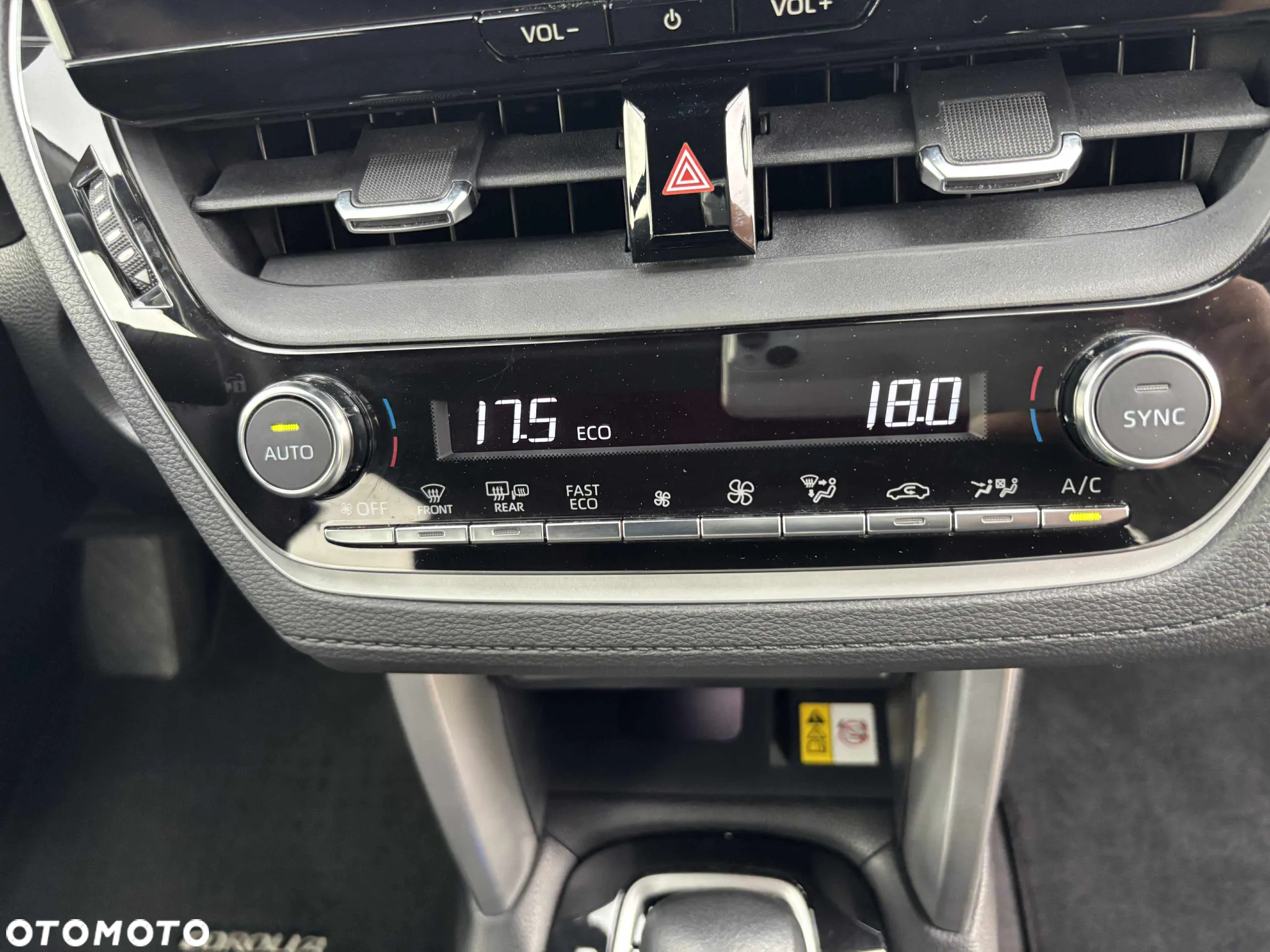 Toyota Corolla Cross 2.0 Hybrid Executive AWD - 15