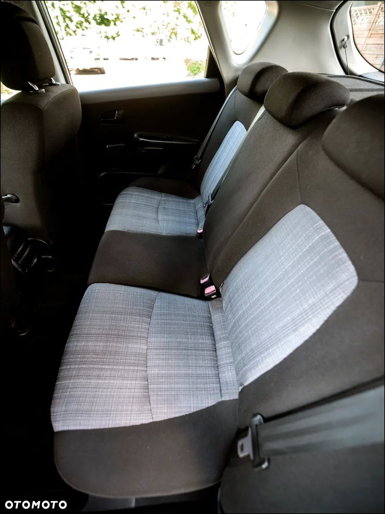 Kia Ceed - 8
