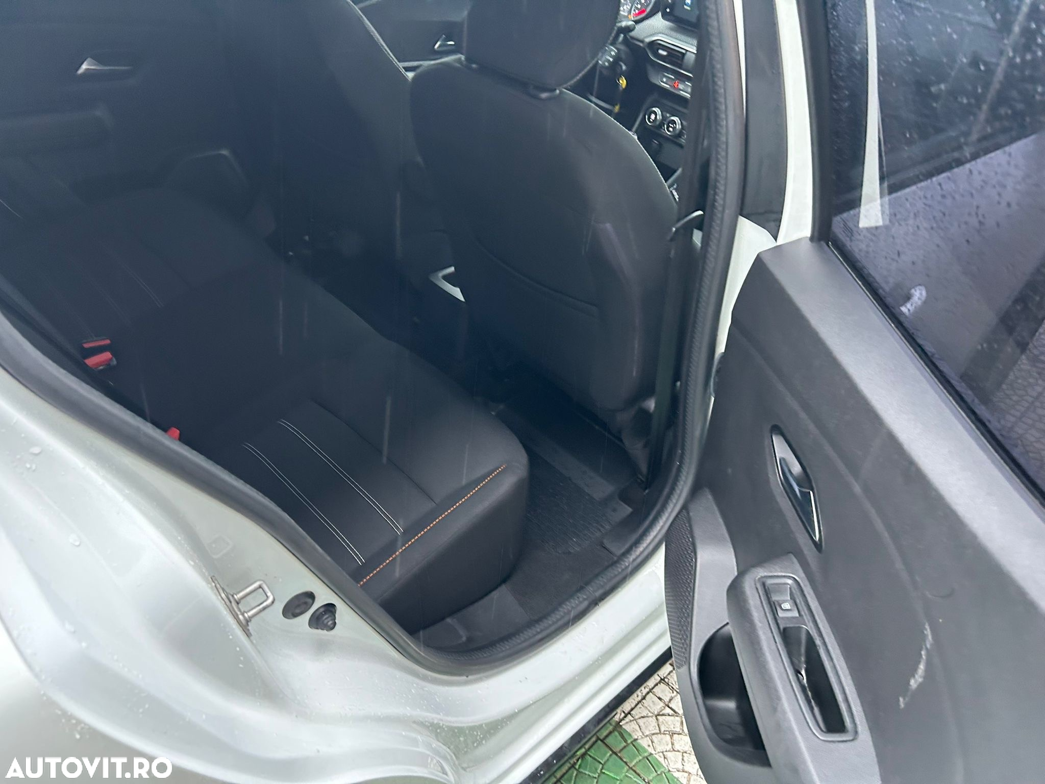 Dacia Sandero Stepway TCe 90 MT6 Comfort - 8