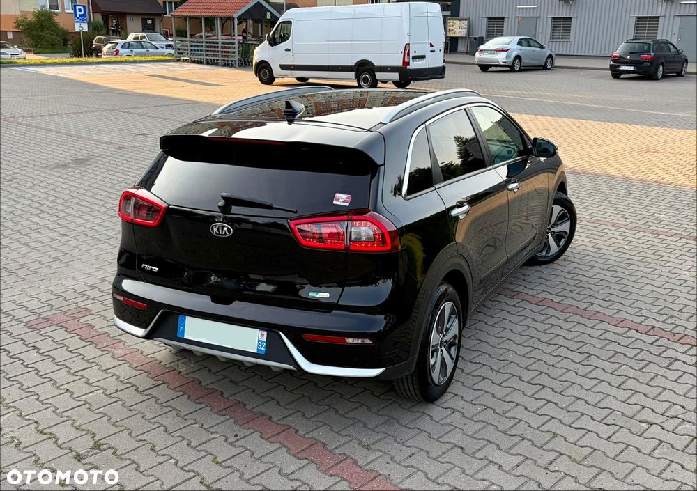 Kia Niro 1.6 GDI Hybrid L Business Line - 11