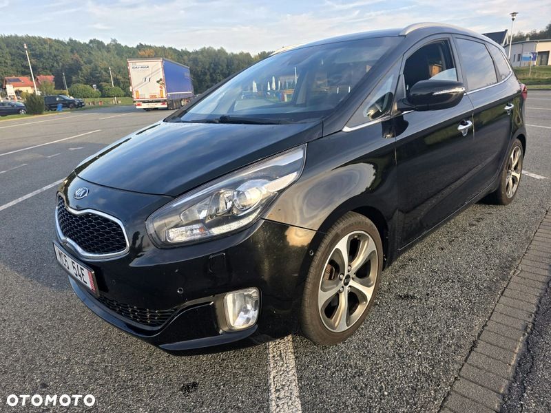 Kia Carens - 1